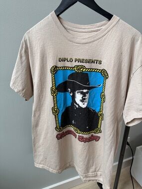 Diplo Cream Short-Sleeve Graphic Tee with Blue, Black & Yellow Print